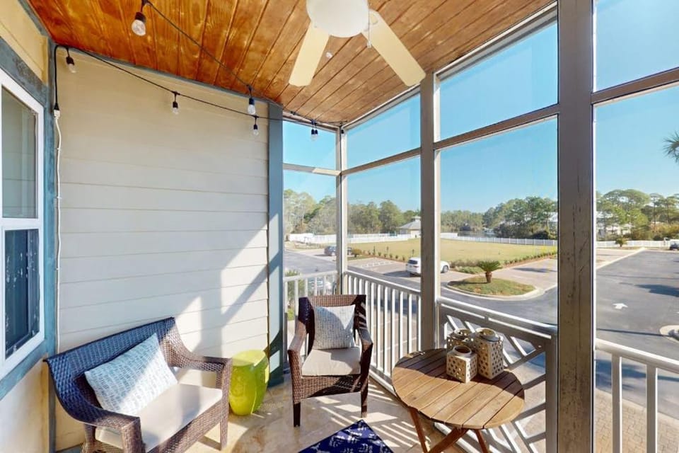 Dream escape with beach access pool bikes screened patio House in South Walton County