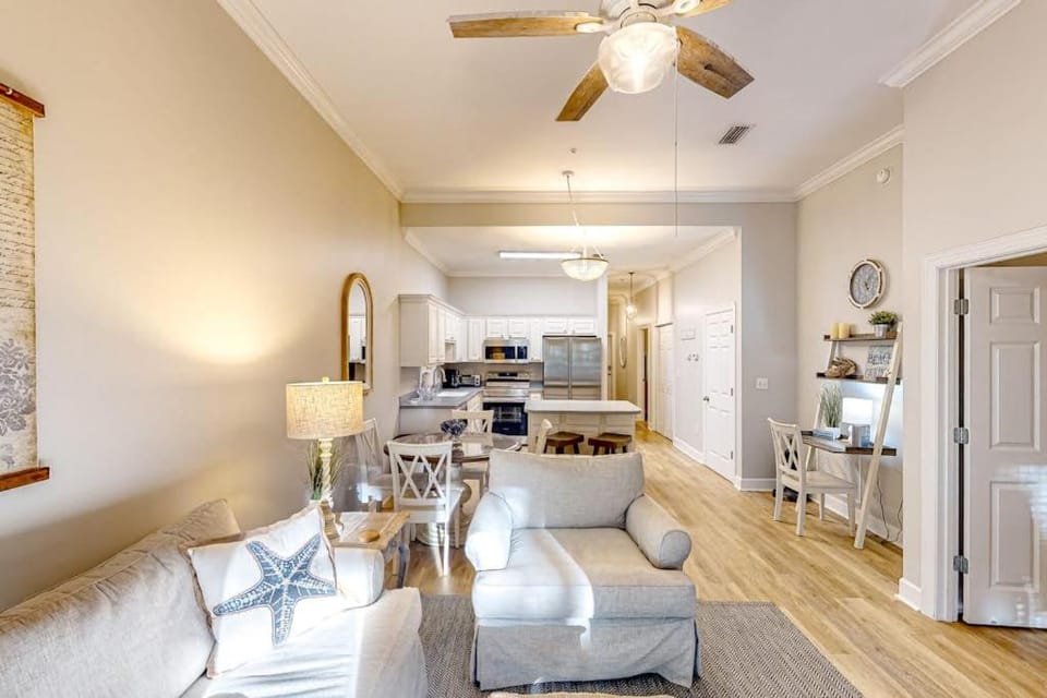 4th-floor condo near the beach with balcony outdoor pool elevator laundry & AC House in South Walton County
