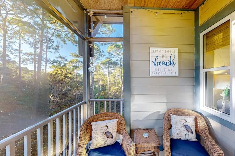 4th-floor condo near the beach with balcony outdoor pool elevator laundry & AC House in South Walton County