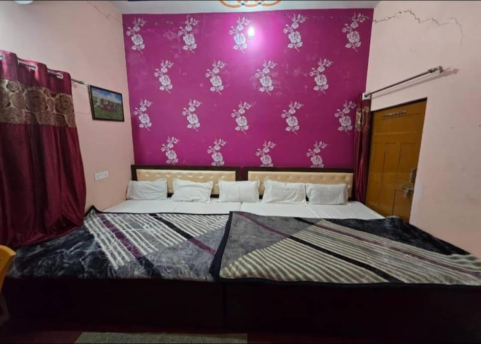 Awadh dham guest house Vacation rental in Uttar Pradesh