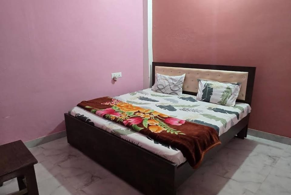 Awadh dham guest house Vacation rental in Uttar Pradesh