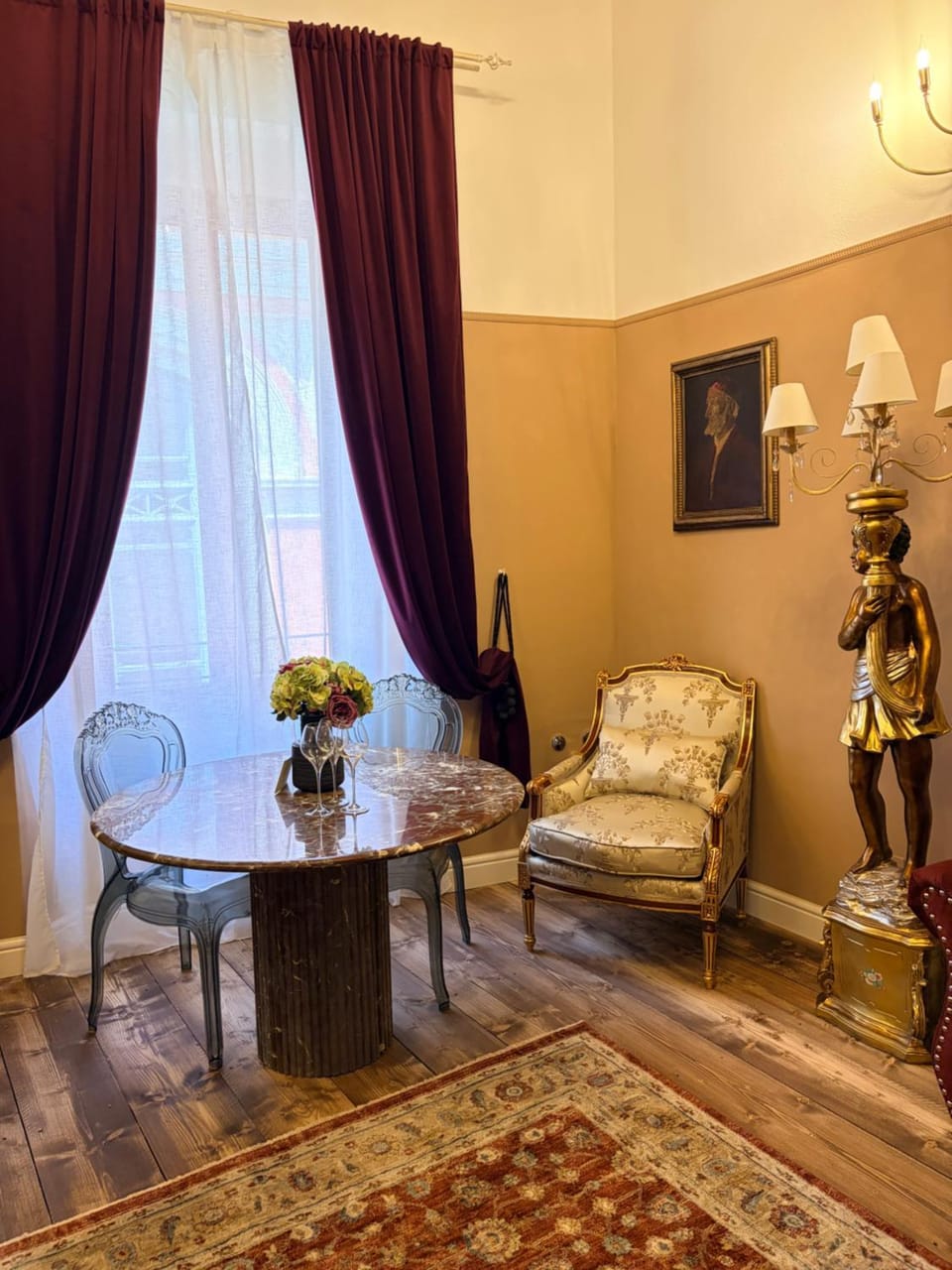 Living room, Decorative detail, Seating area