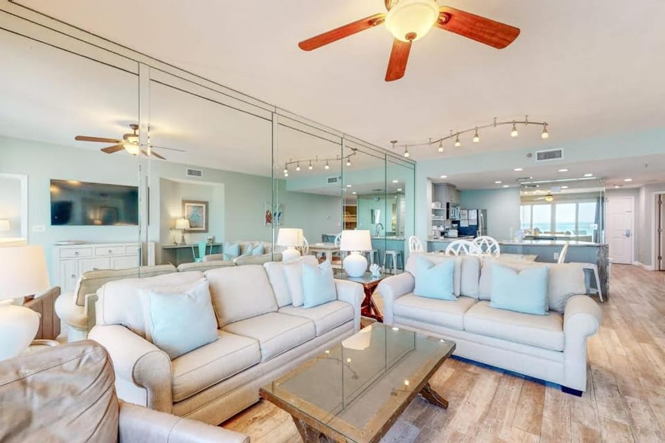 Sterling Sands Gulf-Front Condo Pool & Beach House in Destin
