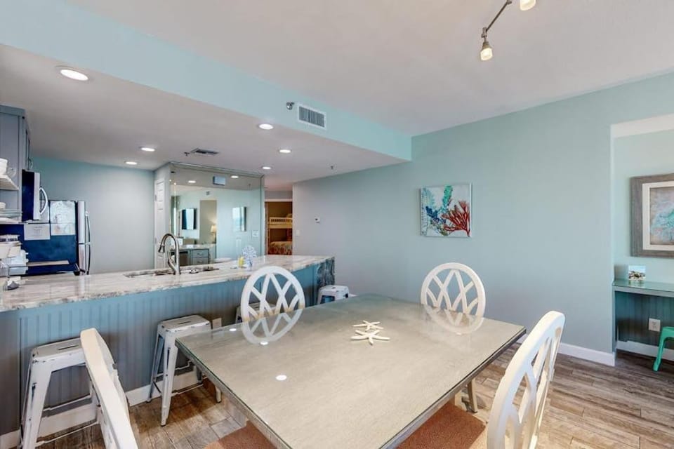 Sterling Sands Gulf-Front Condo Pool & Beach House in Destin