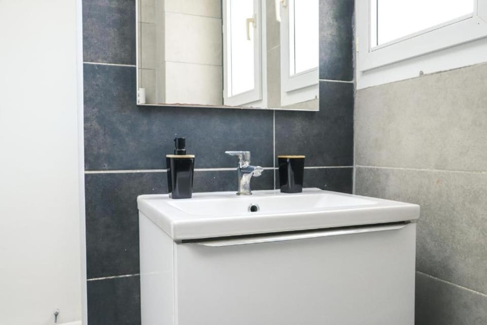 Kanoe Lodge CDG Paris Apartment in Chelles