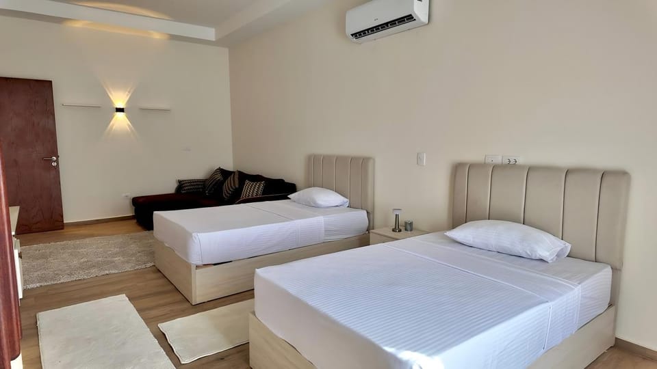 Bed, Photo of the whole room, Bedroom, air conditioner