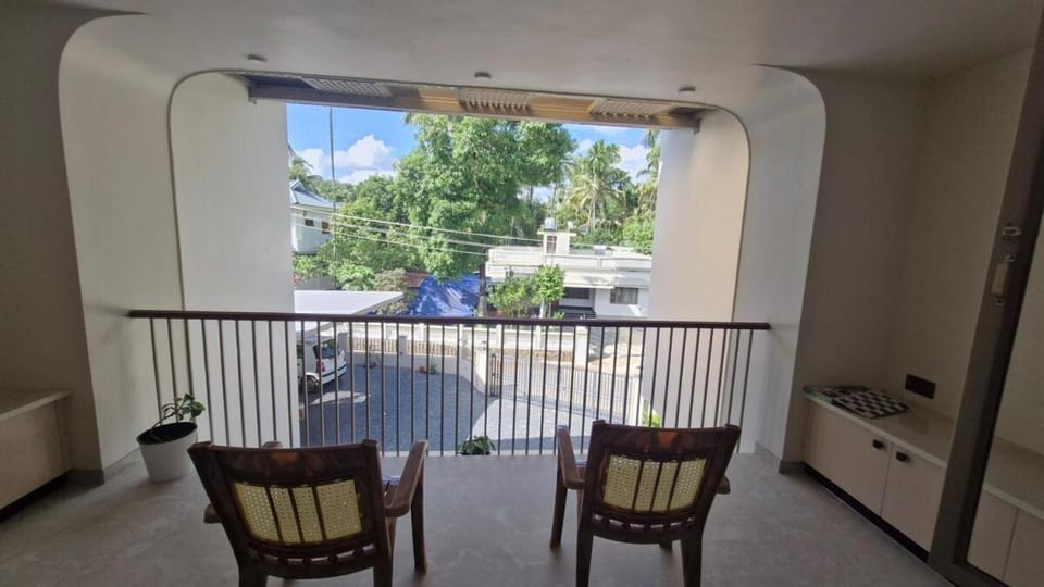 View (from property/room), Balcony/Terrace, Seating area
