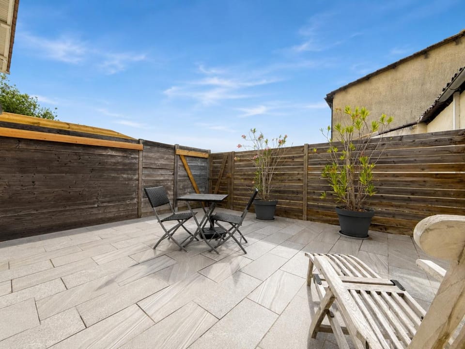Les Plantes appartement gîte avec terrasse Apartment in Saint-Émilion
