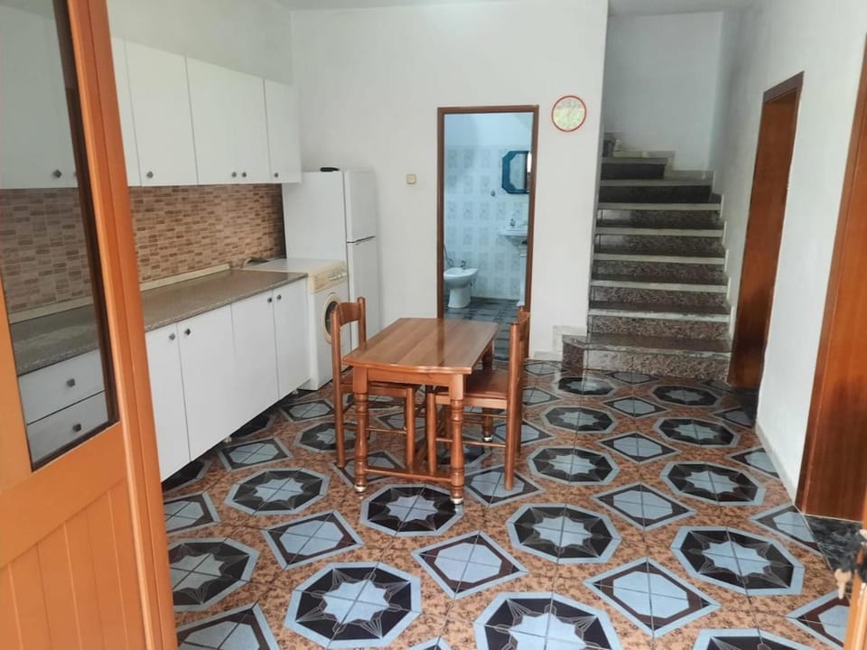 Kitchen or kitchenette, Seating area, Dining area, oven, stove, kitchen