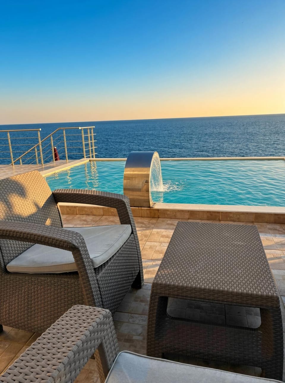 Pool view, Swimming pool, sunbed