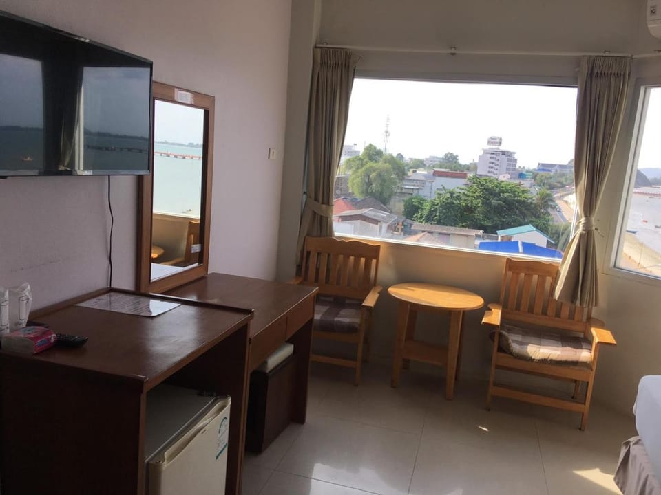 Prachuap Beach Hotel Bed and Breakfast in Prachuap Khiri Khan, Thailand