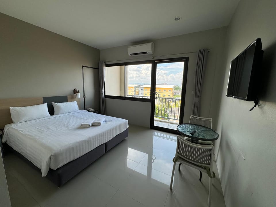 Prachuap Beach Hotel Bed and Breakfast in Prachuap Khiri Khan, Thailand
