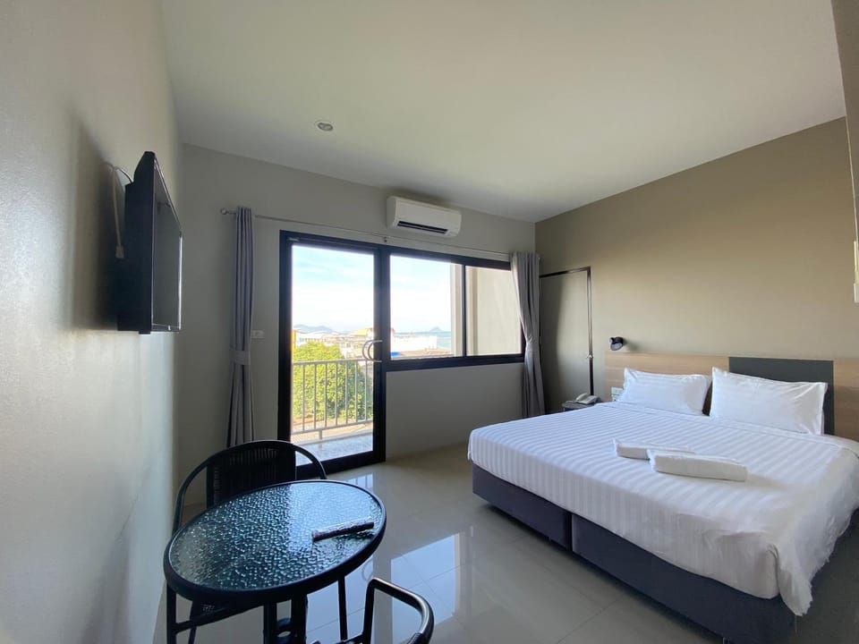 Prachuap Beach Hotel Bed and Breakfast in Prachuap Khiri Khan, Thailand