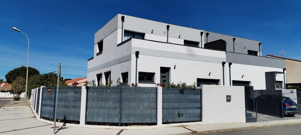 Luxueuse villa avec 3 suites parentales et piscine privative proche des plages Villa in Saint-Cyprien