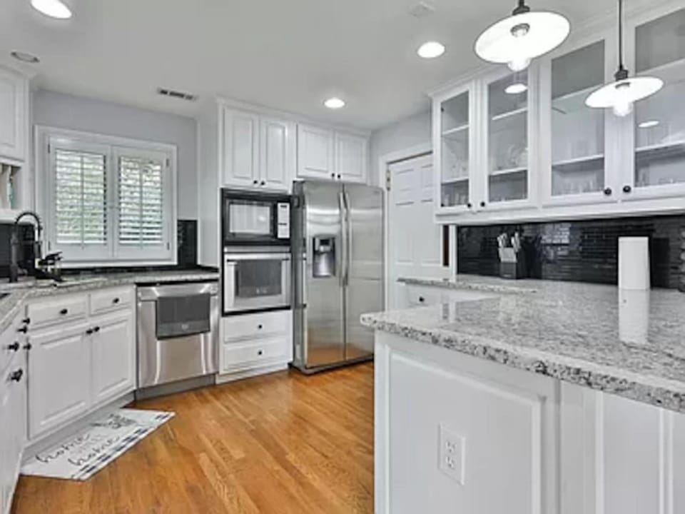 3 Bedroom 2 Bath Cozy & Private House in Peachtree City