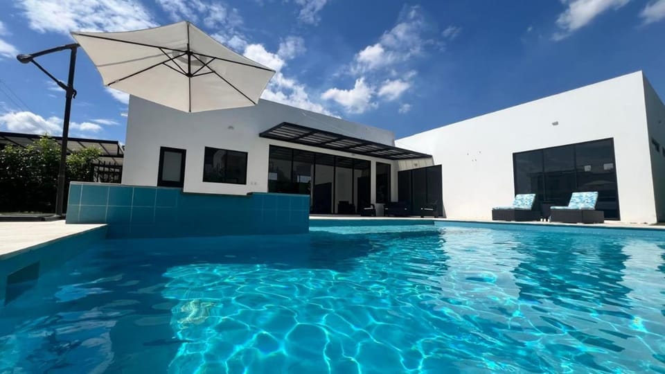 Casa Aqua House in Cundinamarca, Colombia