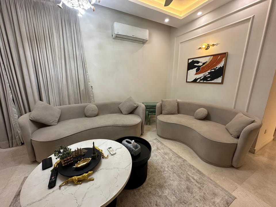 Library, Living room, Seating area