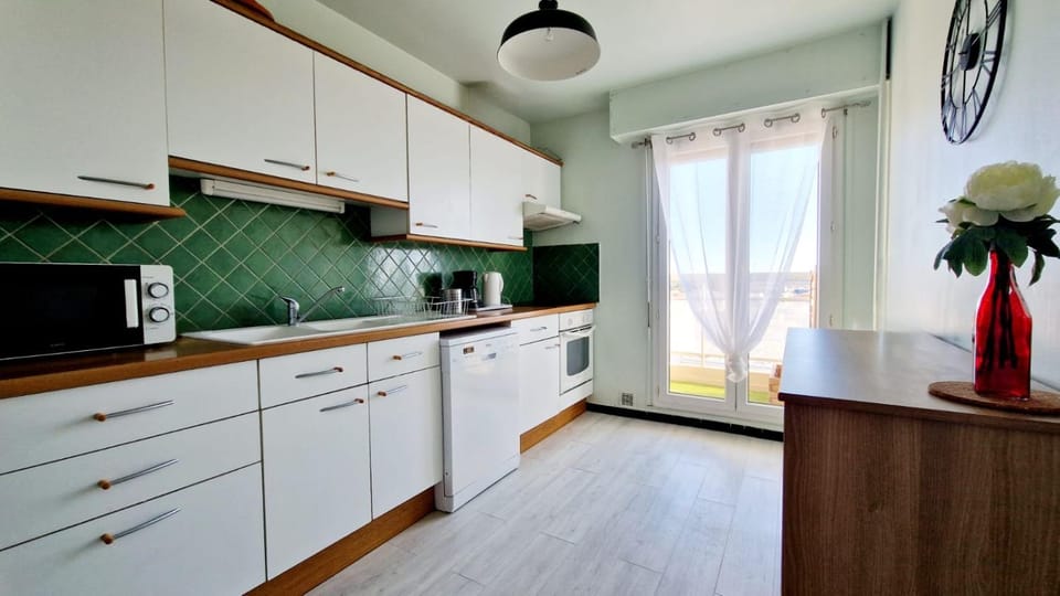 Elégant appartement pour 8 personnes centre NIMES Apartment in Nimes