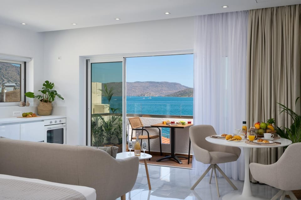 Balcony/Terrace, Living room, Dining area