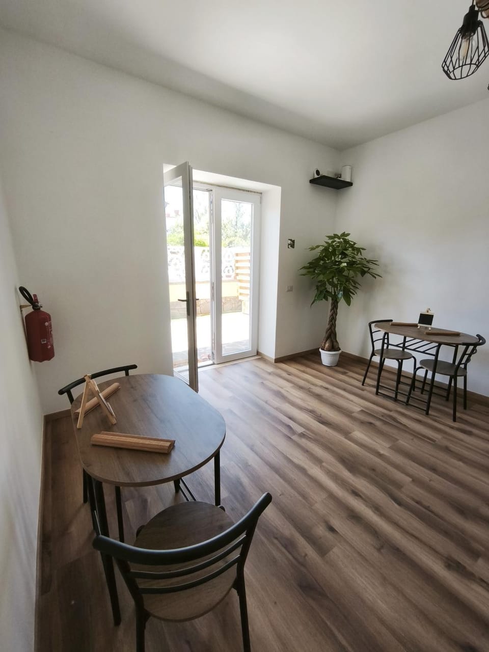 Kitchen or kitchenette, Communal kitchen