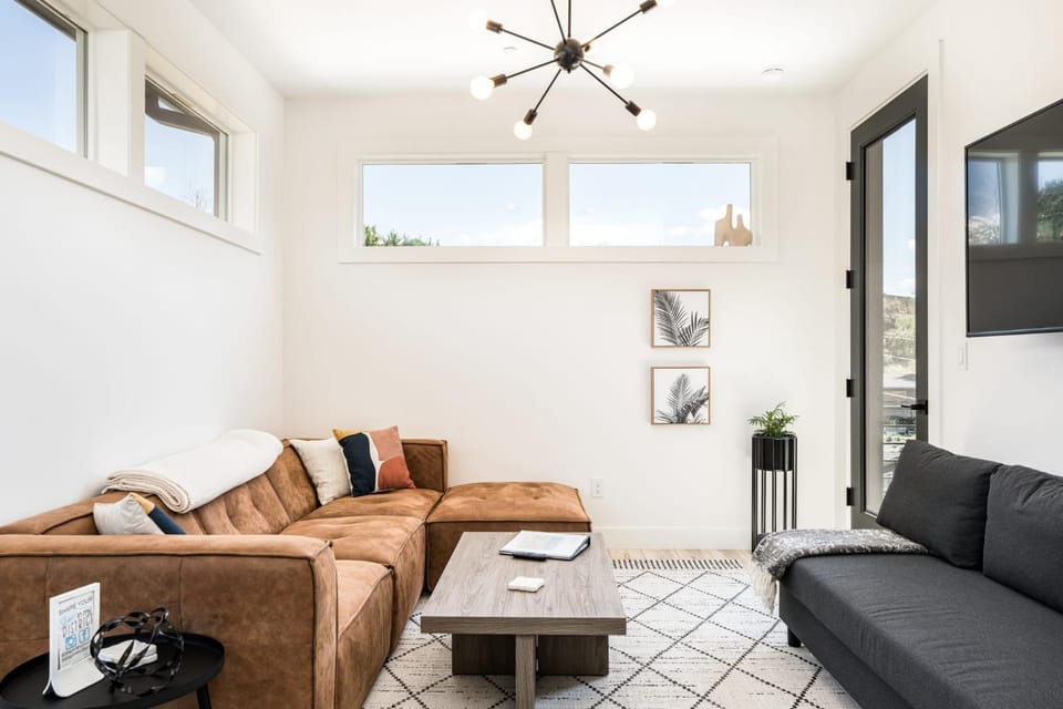 #StayinMyDistrict NEBoise HOTTUB Apartment in Boise