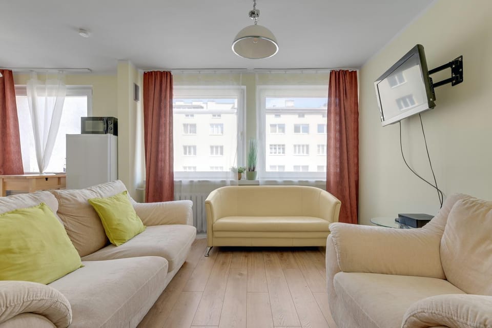 Communal lounge/ TV room, Living room, Seating area