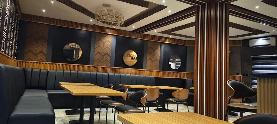 Lounge or bar
