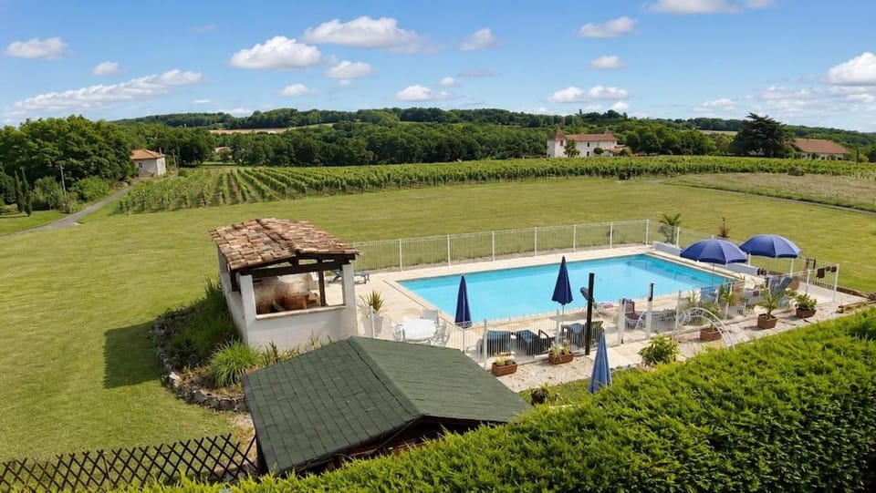 Property building, Garden, Swimming pool