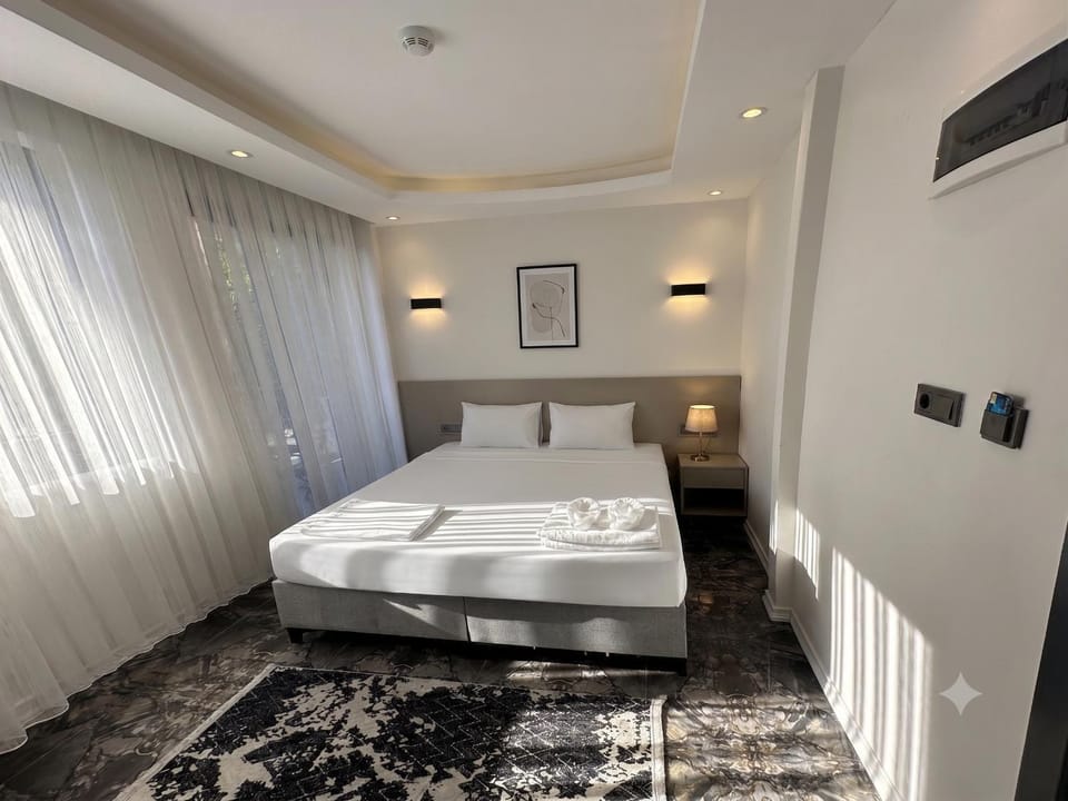 Bed, Decorative detail, Bedroom, towels