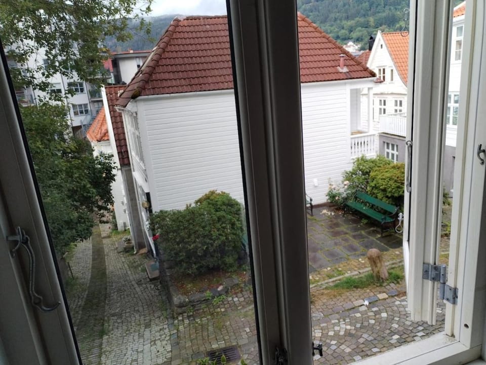 Downtown, free parking, 4 bedrooms, Nordnes, Bryggen, Apartment in Bergen