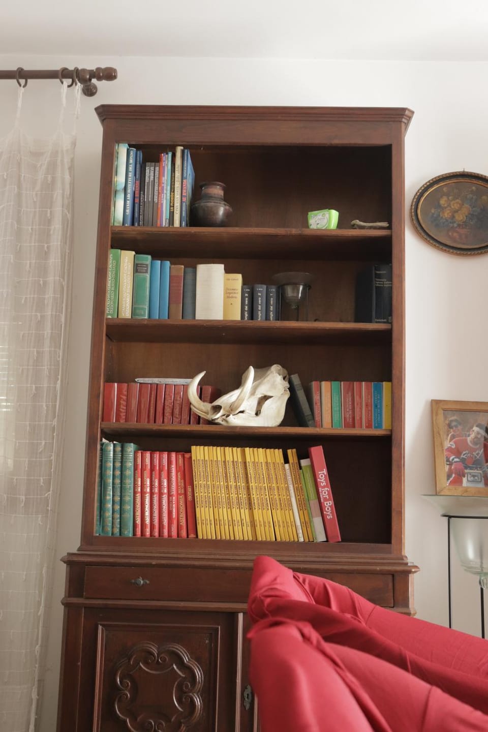Library, Living room