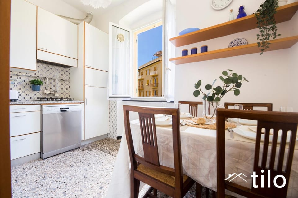 Kitchen or kitchenette, Dining area, dishwasher, oven