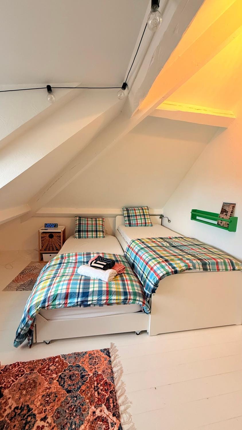Bed, Bedroom