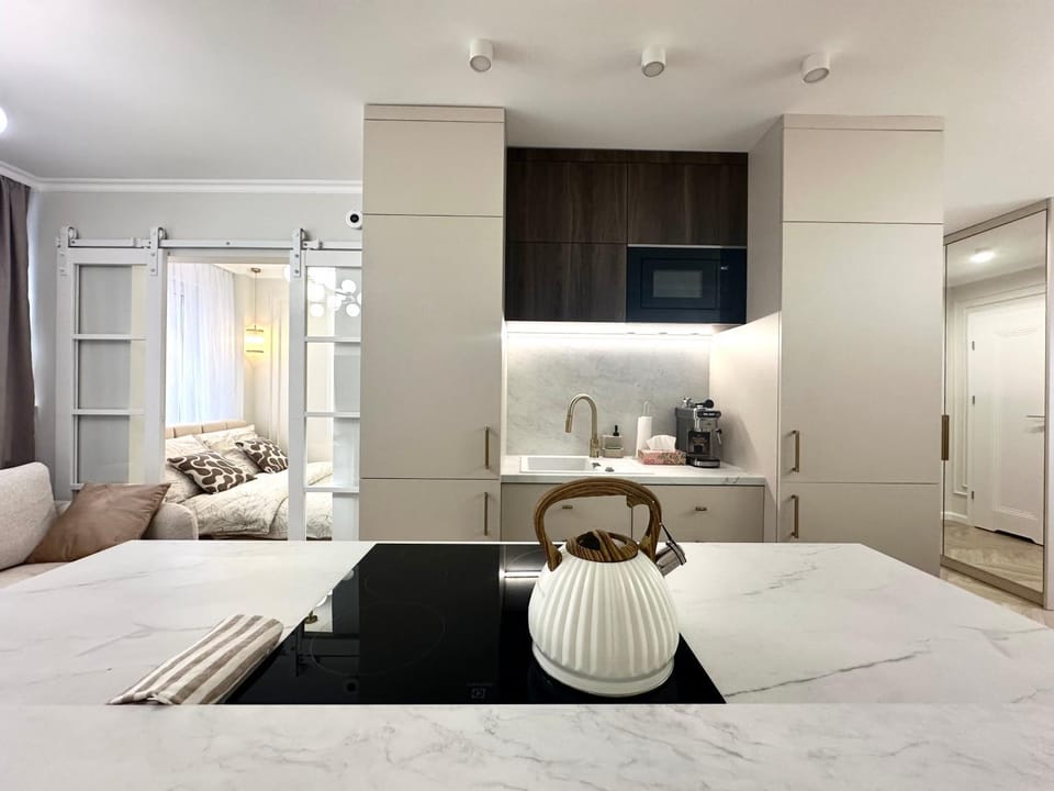 Biskupia Apartment - 200m to Main Square - Self Check-In Apartment in Wroclaw