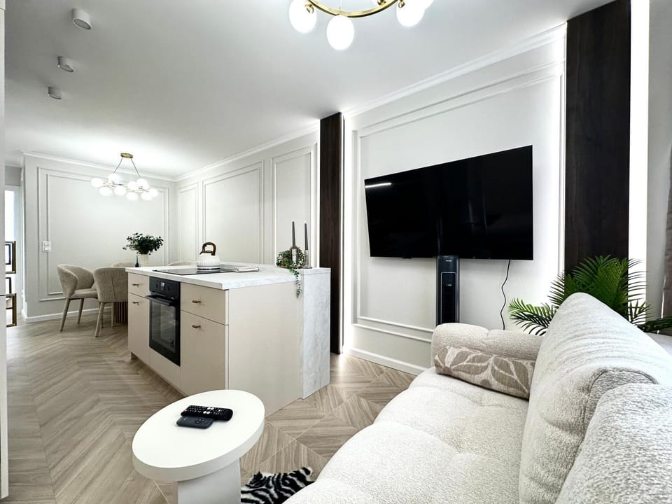 Biskupia Apartment - 200m to Main Square - Self Check-In Apartment in Wroclaw