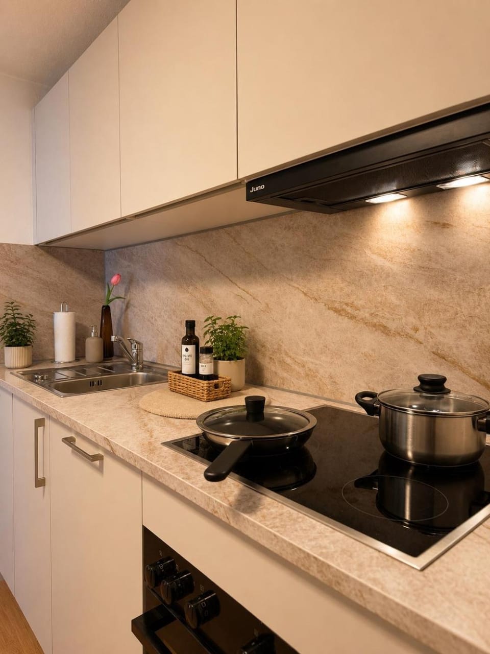 Coffee/tea facilities, Kitchen or kitchenette, Food, stove