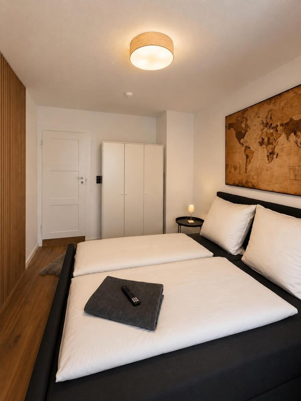 Bed, Photo of the whole room, Bedroom, wardrobe