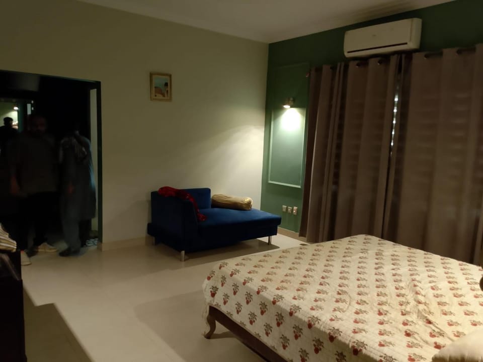 Moon Palace Hotel Bed and Breakfast in Karachi
