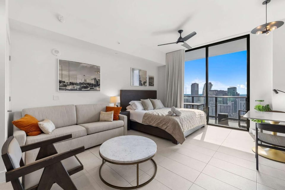Bed, Living room