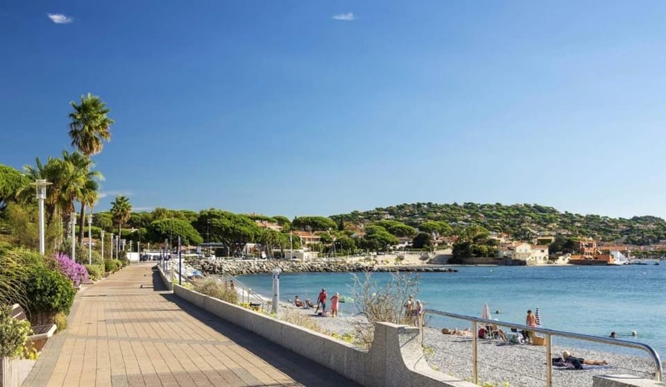 Appartement vue mer au cœur de St maxime Apartment in Sainte-Maxime