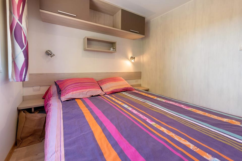 Property building, Living room, Bedroom
