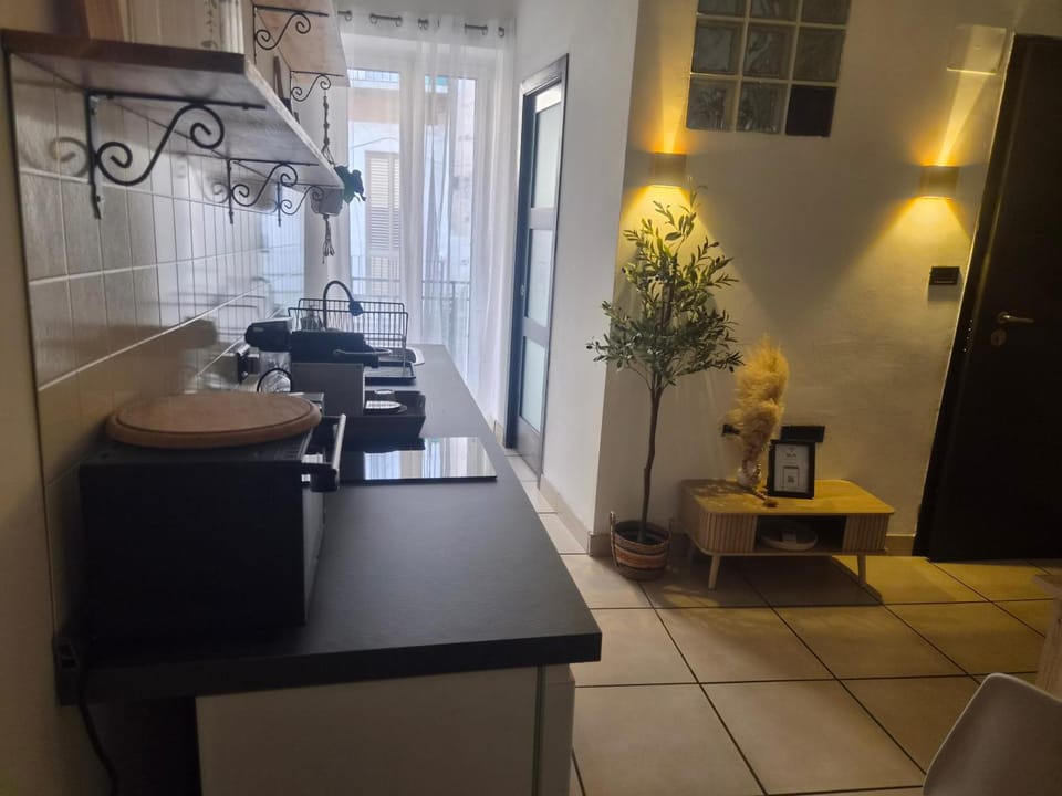 Kitchen or kitchenette, Living room, Dining area