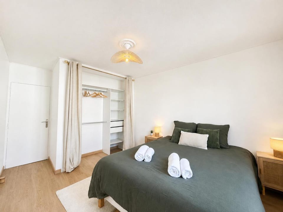 Lumineux T3 rénové, Tout à Pied, Proche Plage Apartment in Saint-Raphael