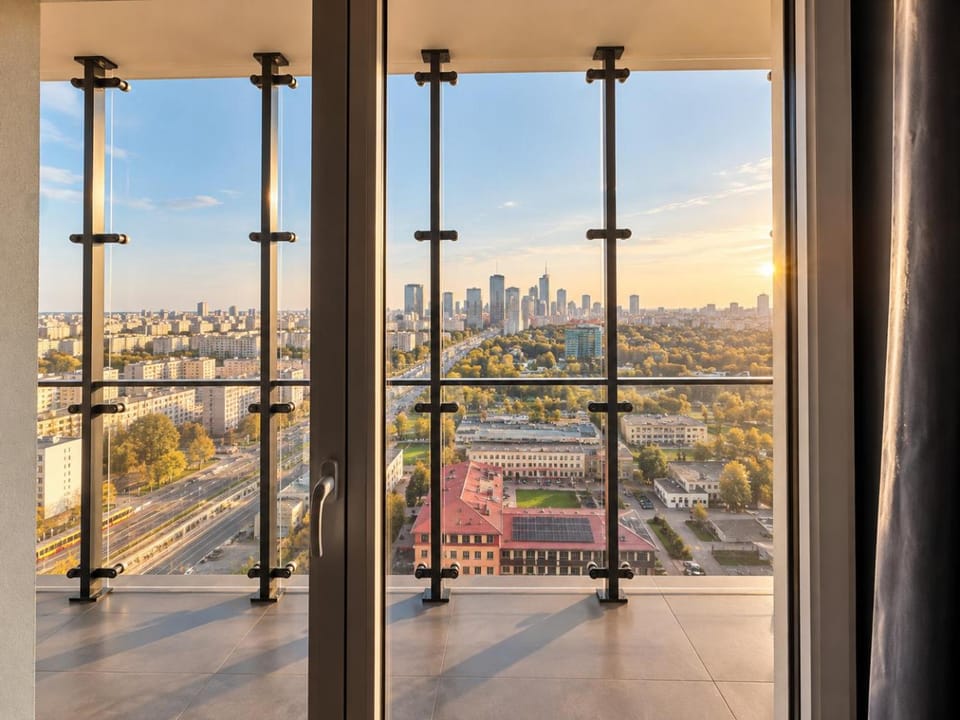 Property building, View (from property/room), View (from property/room), Balcony/Terrace, Balcony/Terrace, City view, City view, Landmark view