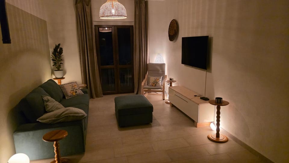 Communal lounge/ TV room, TV and multimedia, Living room, Seating area