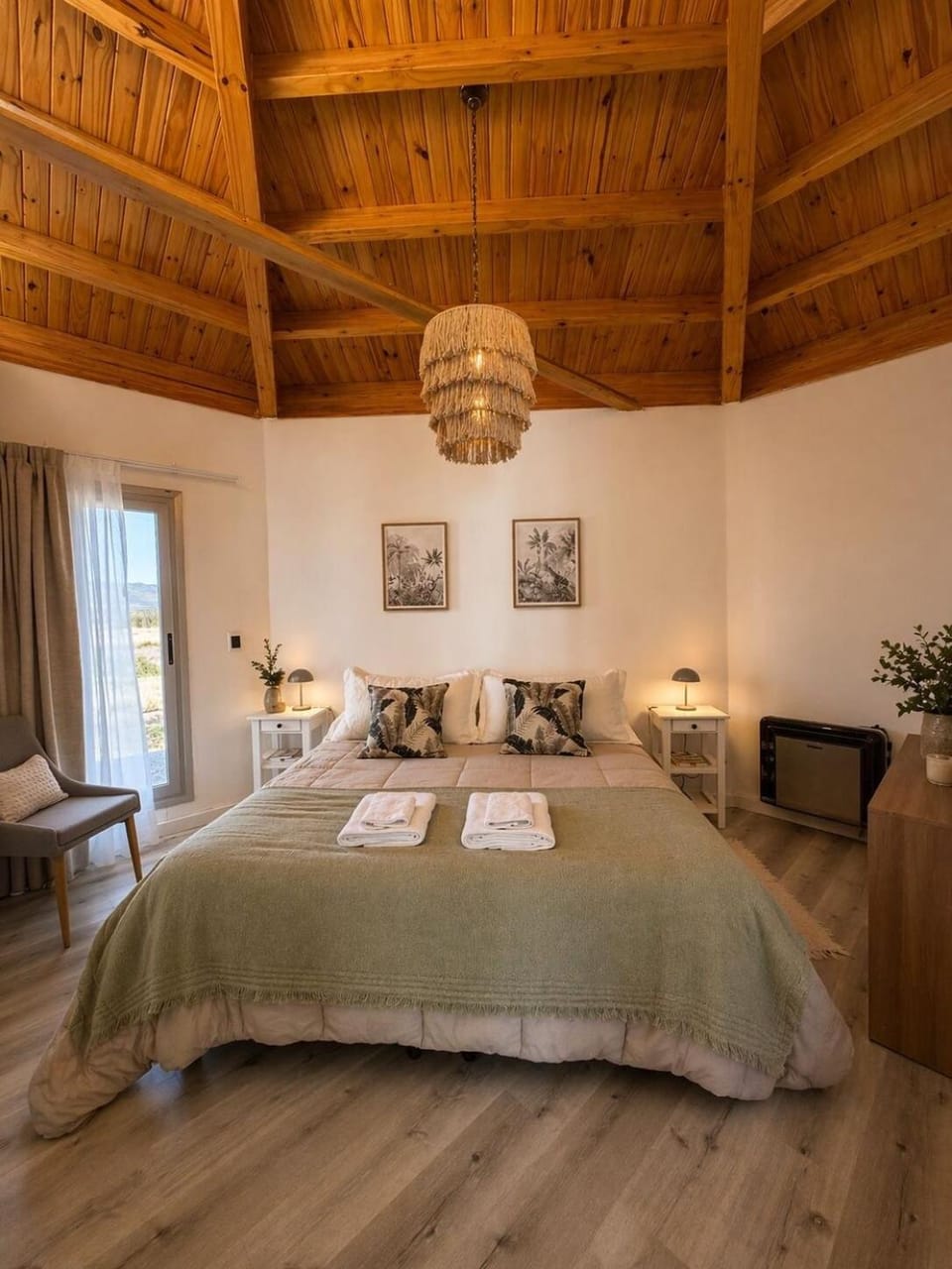 Decorative detail, Bedroom, Garden view, Mountain view