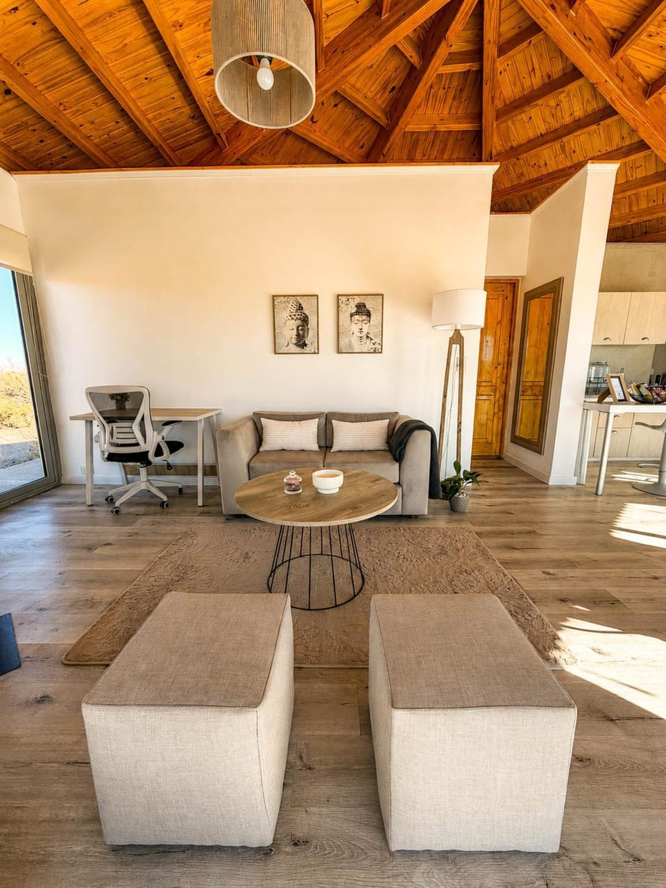View (from property/room), View (from property/room), Living room, Photo of the whole room, Decorative detail, Decorative detail, Seating area, Dining area, Landmark view, Landmark view, Mountain view, Mountain view, furniture, furniture, internet