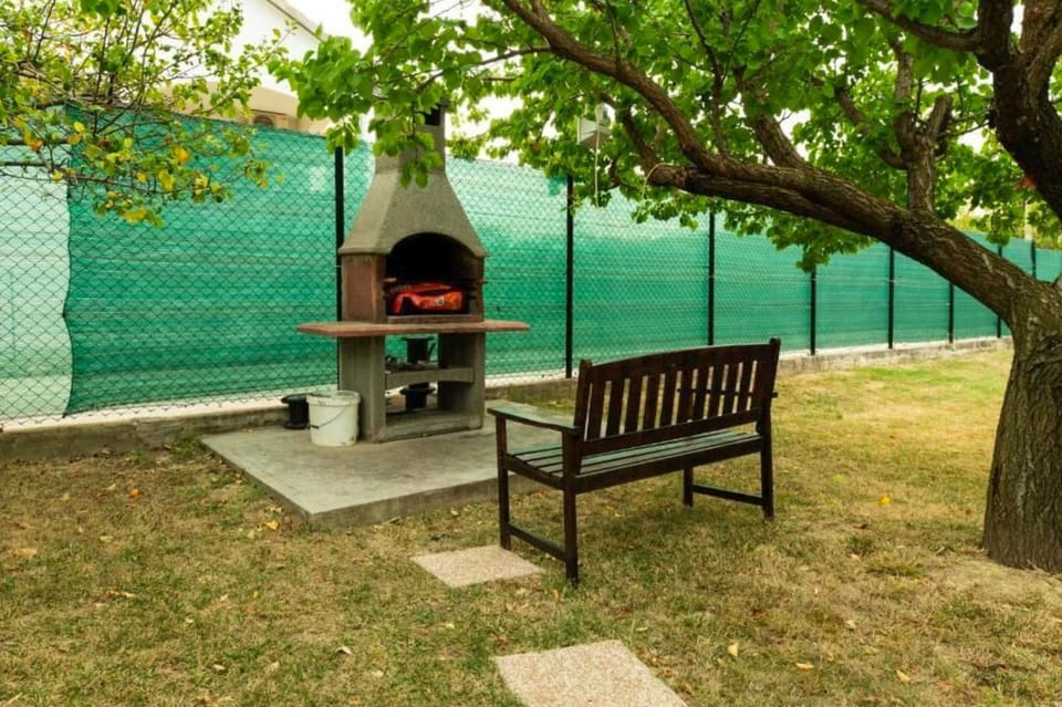 BBQ facilities, Seating area