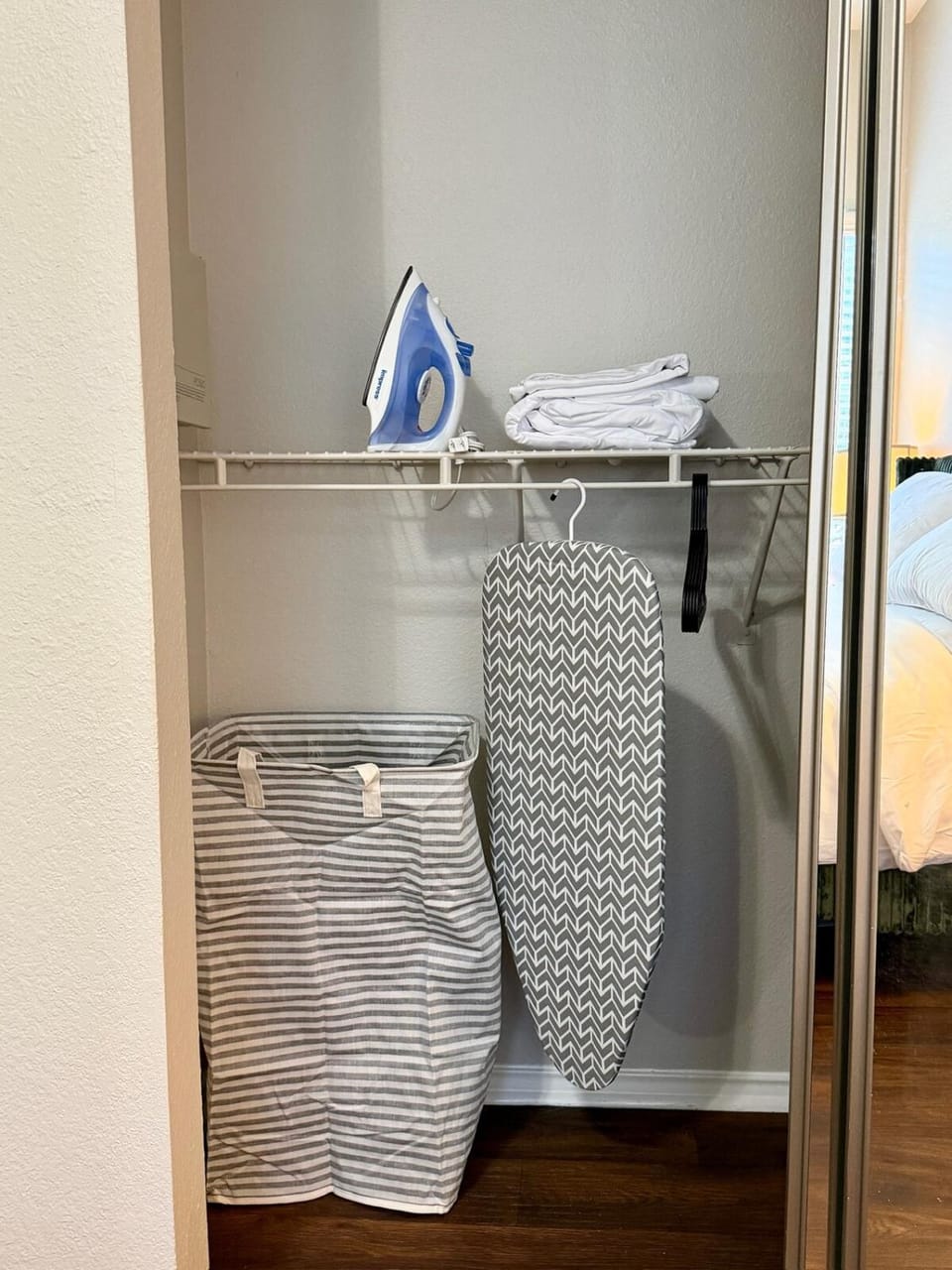 Luxury Dallas Escape- Resort View Prime Location Apartment in Carrollton