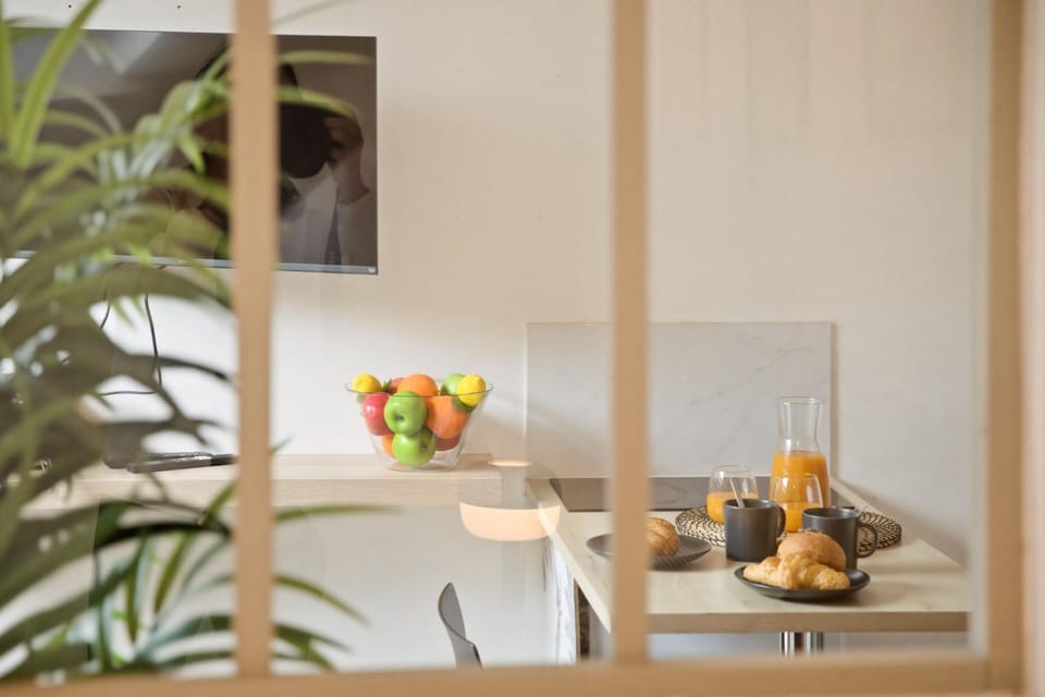 Food and drinks, Dining area, Breakfast